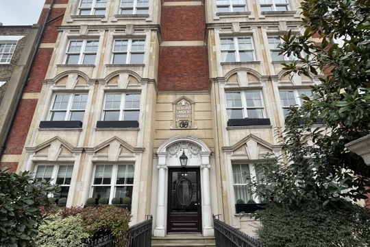 Bedford Gardens, W8